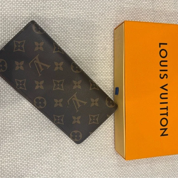 Louis Vuitton Monogram Wallet - Picture 2 of 8
